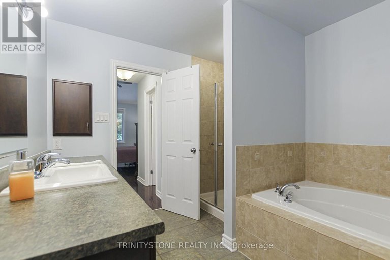 28552105/422-statewood-drive/morgans-grantsouth-march/ottawa/ontario/K2K0B7_28