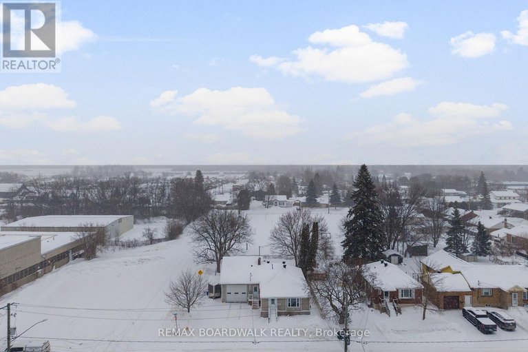 29353089/39-condie-street/smiths-falls/smiths-falls/ontario/K7A2T3_4