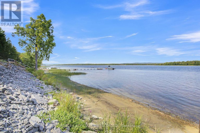 28898868/300-riverwood-drive/woodlawnmaclarens-landingkilmaurs/ottawa/ontario/K0A3M0_23