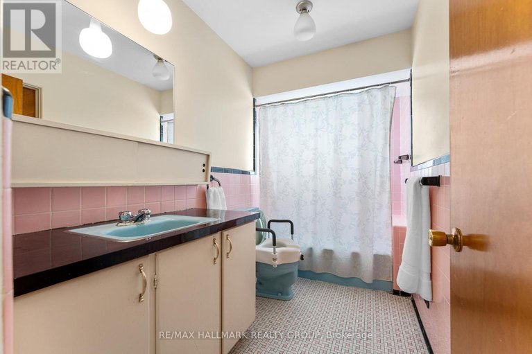 28819199/116-sherwood-drive/civic-hospital/ottawa/ontario/K1Y3V2_15