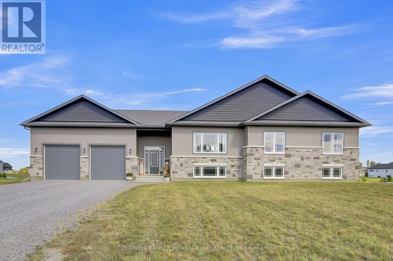 29034500/218-owen-lucas-street/mcnabbraeside-twps/mcnabbraeside/ontario/K7S3G8_1