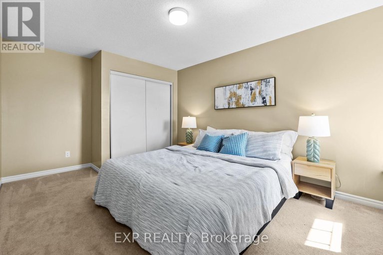 28595126/243-par-la-ville-circle/stittsville-north/ottawa/ontario/K2S0T6_29