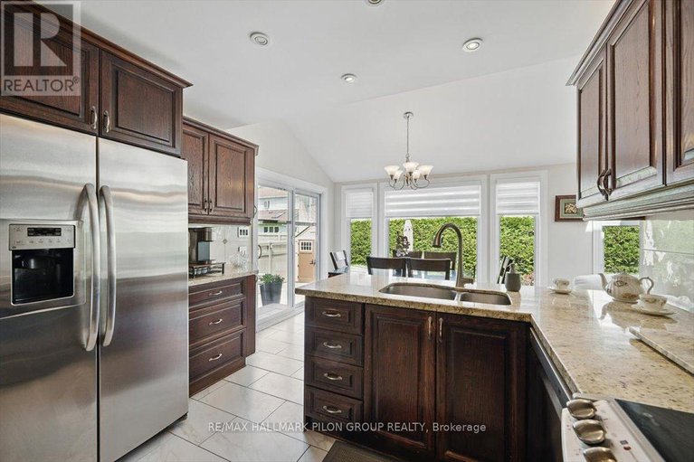 28453219/54-fardon-way/hunt-club-park/ottawa/ontario/K1G4N4_11