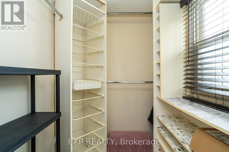 28989665/22-rickey-place/glencairnhazeldean/ottawa/ontario/K2L2E3_24