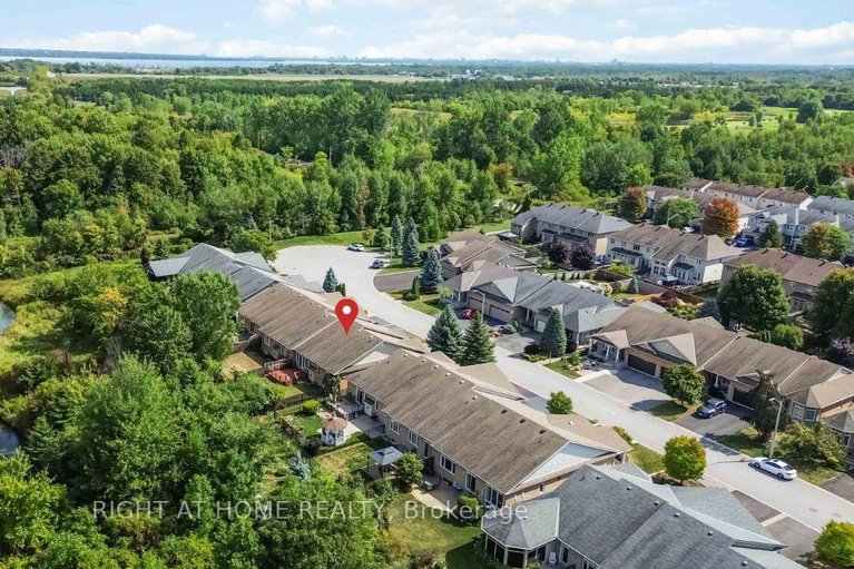 28850097/936-burwash-landing-byway/morgans-grantsouth-march/ottawa/ontario/K2W0C8_36