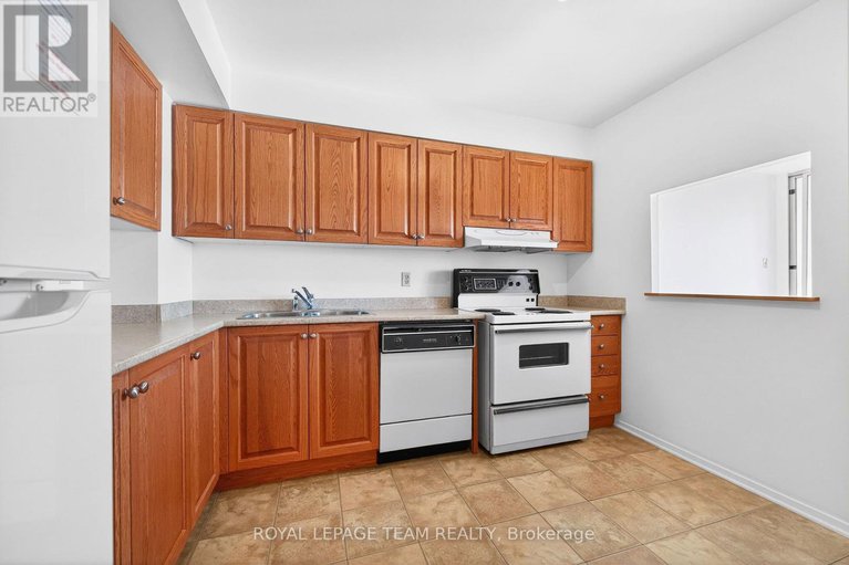 29312741/1506-2760-carousel-crescent/emerald-woodssawmill-creek/ottawa/ontario/K1T2N4_8