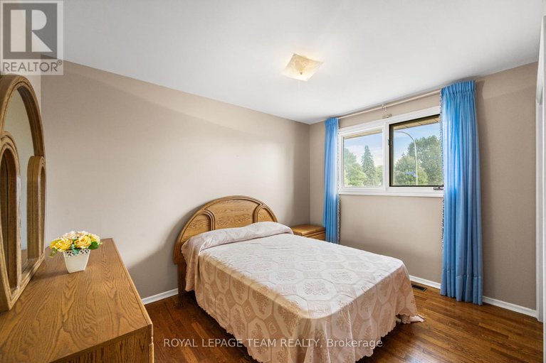 28790209/5-spring-garden-avenue/meadowlandscrestview/ottawa/ontario/K2G3B1_22