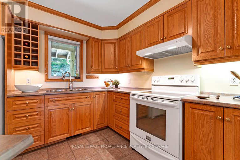 28457440/399-hardwood-ridge/lanark-highlands-dalhousie-twp/lanark-highlands/ontario/K0G1K0_15
