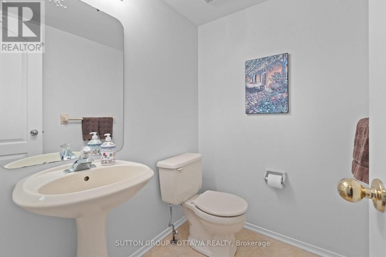 29615591/540-des-conifers-crescent/fallingbrookgardenway-south/ottawa/ontario/K4A3E2_17