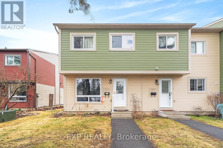 29621624/235-teal-crescent/chatelaine-village/ottawa/ontario/K1E2C3_1