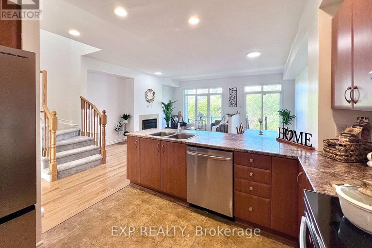 28928312/457-foxhall-way/bridlewood/ottawa/ontario/K2M0G2_18