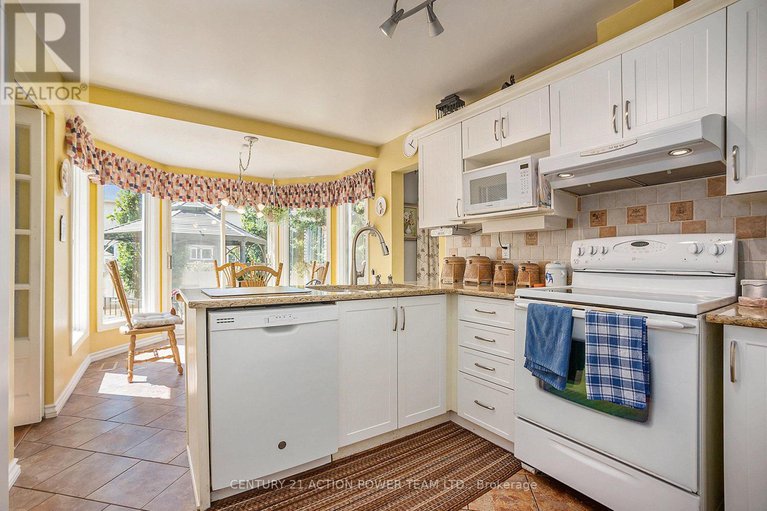 28768220/1358-turner-crescent/bilberry-creekqueenswood-heights/ottawa/ontario/K1E2Y4_14