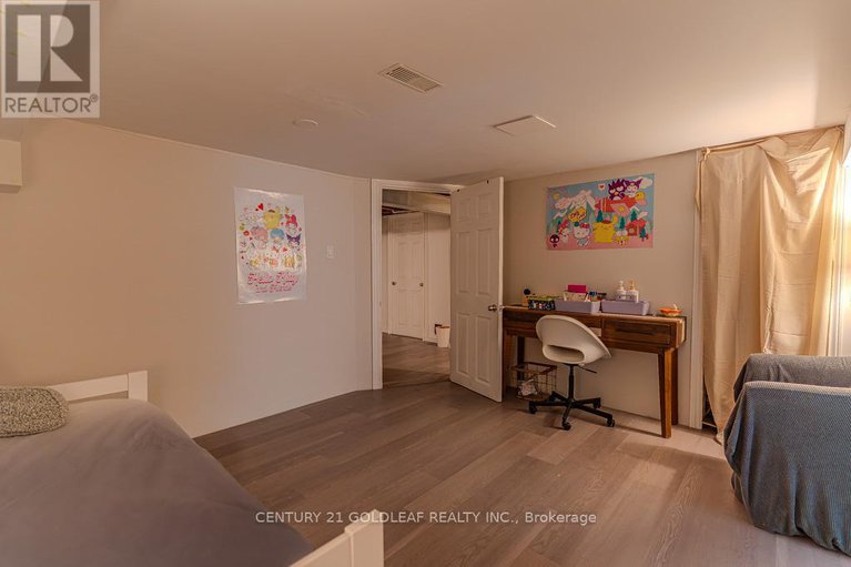 29418549/1075-north-river-road/overbrook/ottawa/ontario/K1K3V9_33