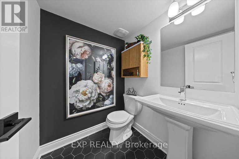28648358/615-makwa-private/cfb-rockcliffe-and-area/ottawa/ontario/K1K5A4_5