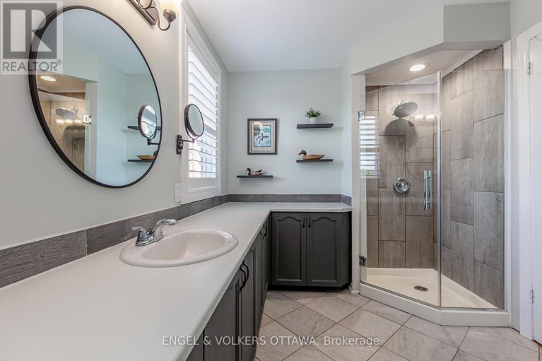 28489478/6149-westwater-crescent/orleans-village/ottawa/ontario/K1W1E1_29