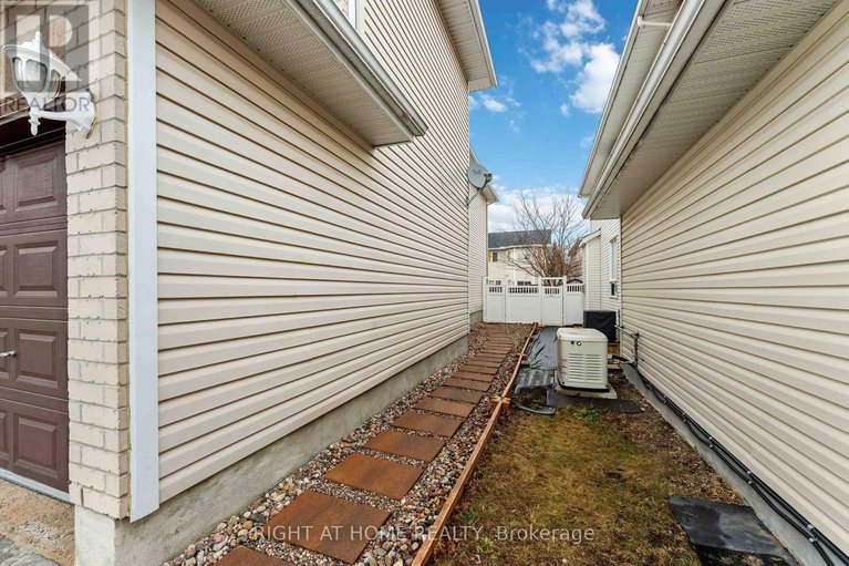 29683852/38-penrith-street/morgans-grantsouth-march/ottawa/ontario/K2W1E5_42