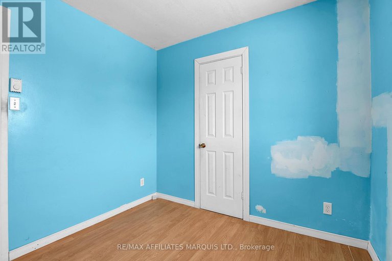 29197091/418-dominion-street/alexandria/north-glengarry/ontario/K0C1A0_20