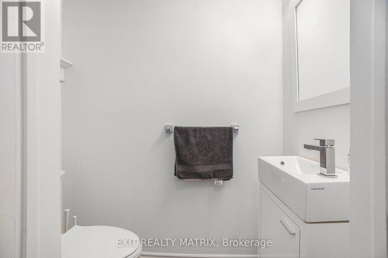 29440006/697-levac-drive/fallingbrookpineridge/ottawa/ontario/K4A2R3_17