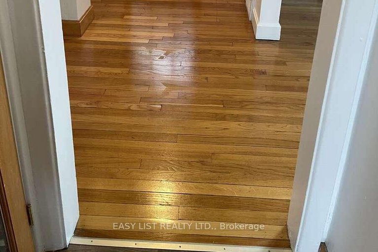 27540685/271-mcarthur-avenue/vanier/ottawa/ontario/K1L6P3_5