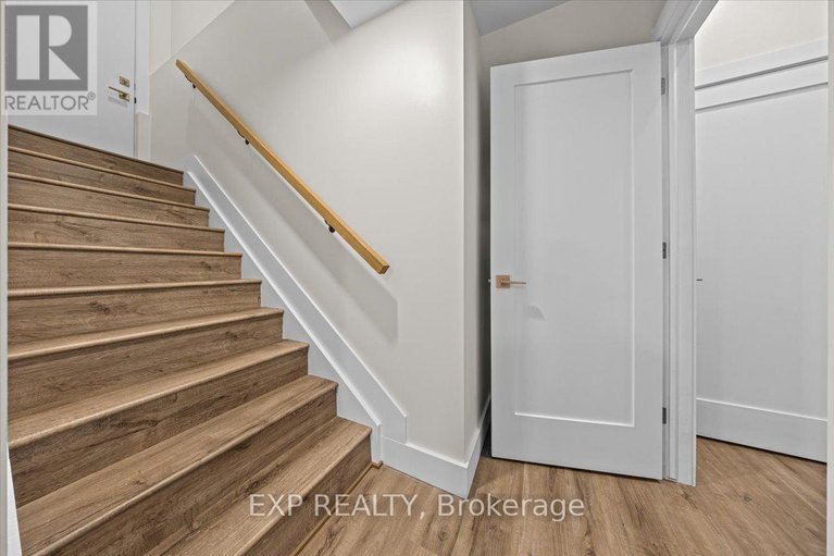 29125284/71-king-george-street/overbrookcastle-heights/ottawa/ontario/K1K1V4_24