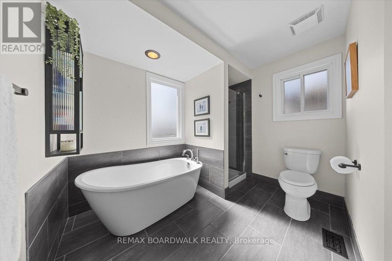 29650202/1715-teakdale-avenue/chapel-hill/ottawa/ontario/K1C6M8_29