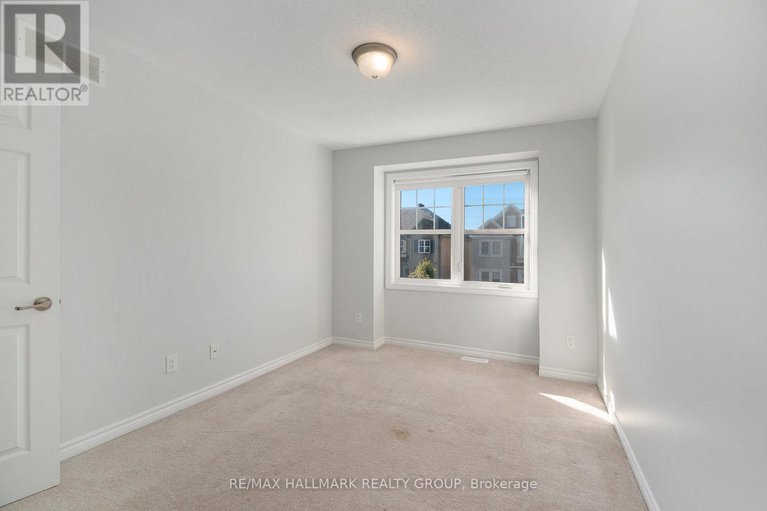 29056305/106-helenium-lane/avalon-west/ottawa/ontario/K4A1C7_18