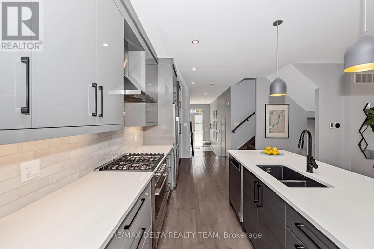 28848176/1179-kingston-avenue/carlington/ottawa/ontario/K1Z8K5_9