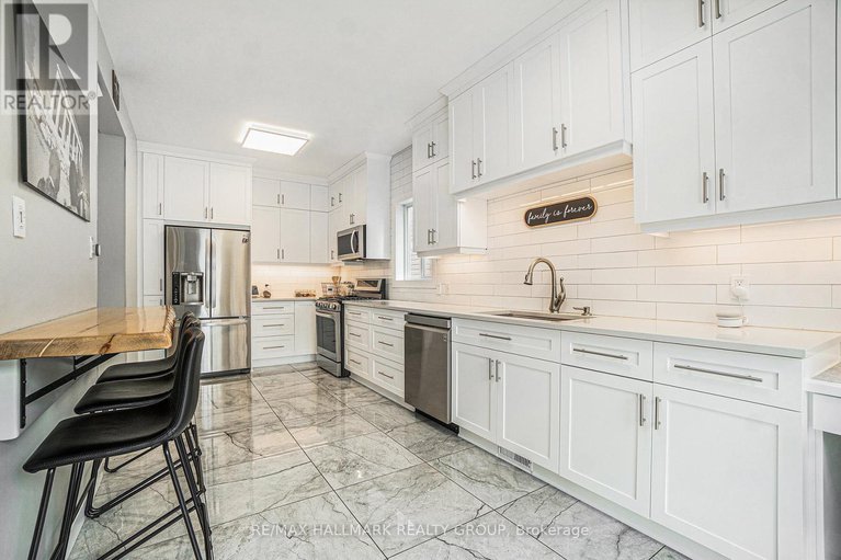 28497394/18-golders-green-lane/longfields/ottawa/ontario/K2J5C1_9