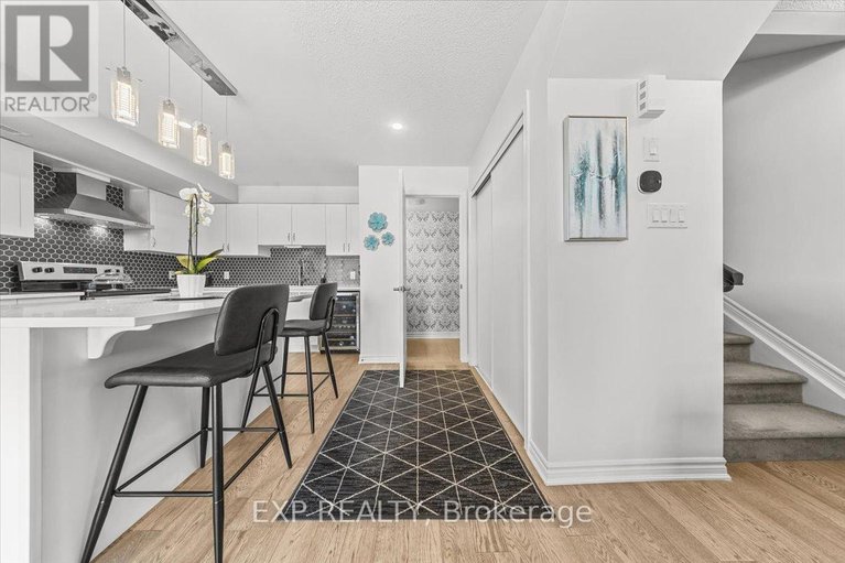 29565531/704-lapland-private/emerald-meadowstrailwest/ottawa/ontario/K2V0S4_18