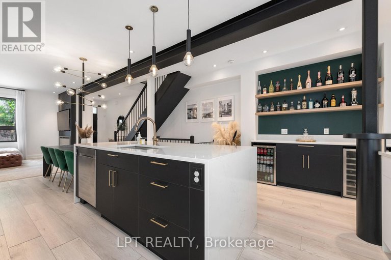 28269196/323-booth-street/west-centre-town/ottawa/ontario/K1R7K1_15