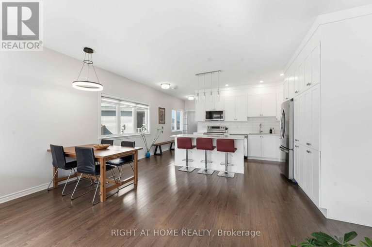 29564019/272-maygrass-way/remainder-of-stittsville-area/ottawa/ontario/K2S2K9_4