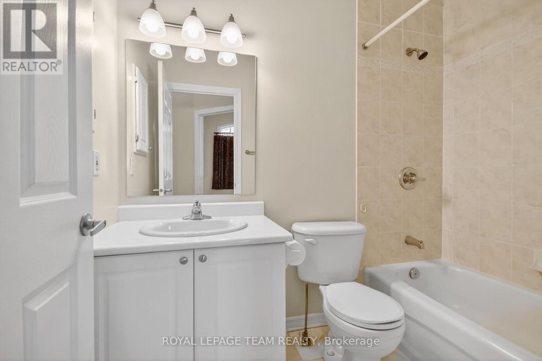 29237185/5553-doctor-leach-drive/manotick-village-manotick-estates/ottawa/ontario/K4M1L6_20