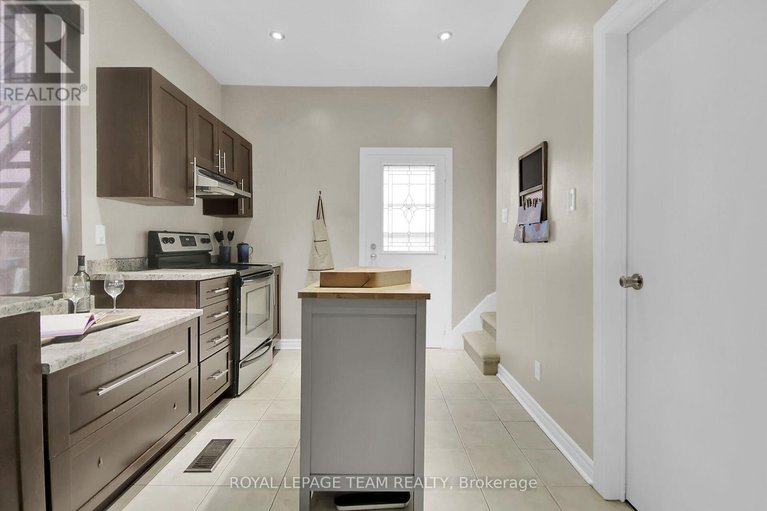 28807289/57-argyle-avenue/ottawa-centregolden-triangle/ottawa/ontario/K2P1B3_11