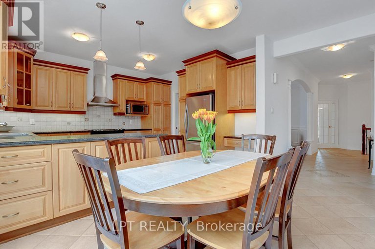 28311107/10a-ashburn-drive/borden-farmstewart-farmcarleton-heightsparkwood-hills/ottawa/ontario/K2E6N3_16
