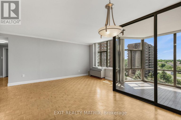 28647824/705-2759-carousel-crescent/emerald-woodssawmill-creek/ottawa/ontario/K1T2N5_10