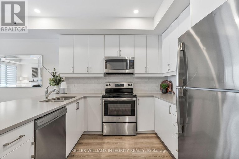 28142177/774-mikinak-road/cfb-rockcliffe-and-area/ottawa/ontario/K1K5A5_15