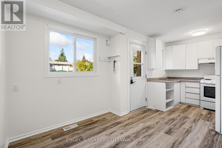 28917189/933-greenbriar-avenue/carleton-heights/ottawa/ontario/K2C0J8_11