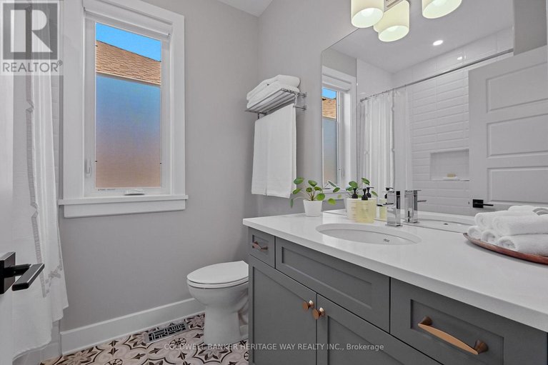 29456142/133-johanna-street/almonte/mississippi-mills/ontario/K0A1A0_29