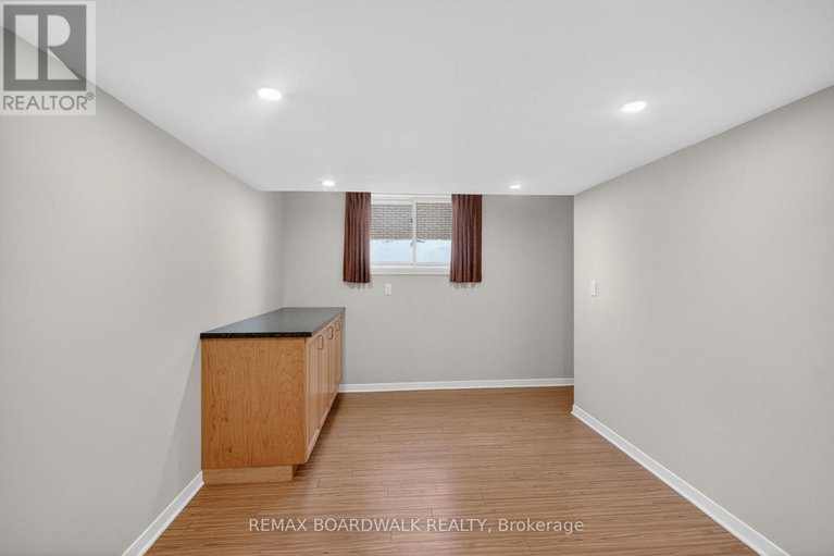 29666453/103-christopher-hamilton-street/richmond/ottawa/ontario/K0A2Z0_33