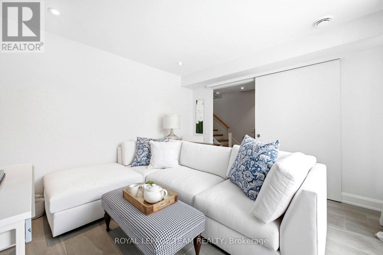 29580105/526-edison-avenue/mckellarhighland/ottawa/ontario/K2A3Y5_33