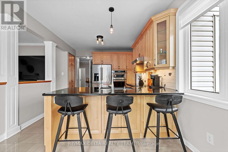 28543683/1591-winterport-way/fallingbrookpineridge/ottawa/ontario/K4A4C2_14