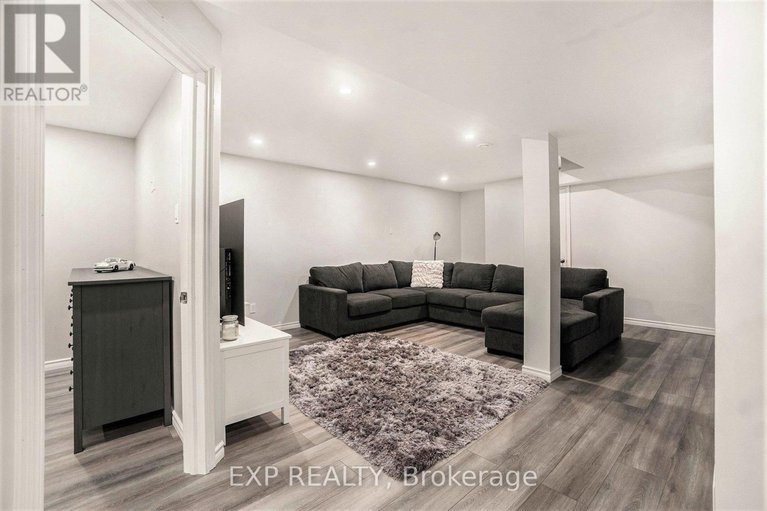 28647079/680-mathieu-way/fallingbrookpineridge/ottawa/ontario/K4A2R4_27