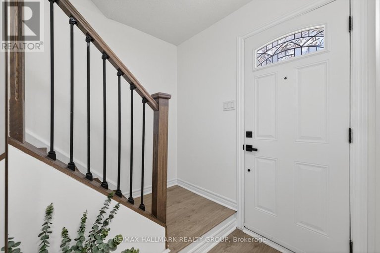 29664979/226-old-colony-road/glencairnhazeldean/ottawa/ontario/K2L1M7_3