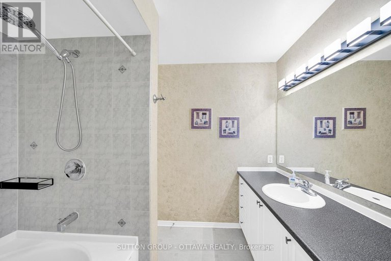28741722/11-baypointe-crescent/barrhaven-east/ottawa/ontario/K2G6T8_25