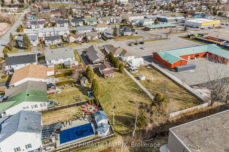 28191687/84-anik-street/alexandria/north-glengarry/ontario/K0C1A0_36