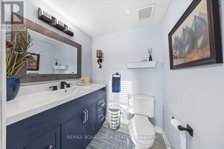 29344607/a-6623-bilberry-drive/convent-glen-north/ottawa/ontario/K1C4N5_4