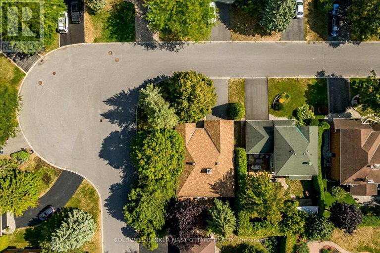28917616/9-lone-meadow-trail/stittsville-central/ottawa/ontario/K2S1C9_37