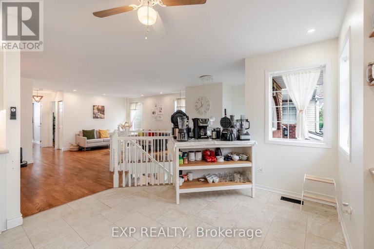 28873619/1562-lisbon-street/fallingbrookpineridge/ottawa/ontario/K4A4B9_8