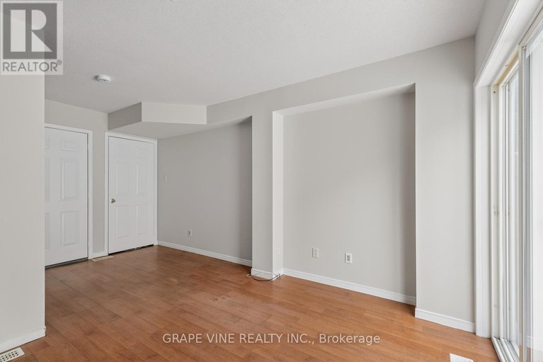 29436743/460-seyton-drive/westcliffe-estates/ottawa/ontario/K2H1G2_26