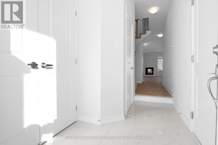 29360428/1944-hawker-private/huntley-ward-south-east/ottawa/ontario/K2M0M5_9